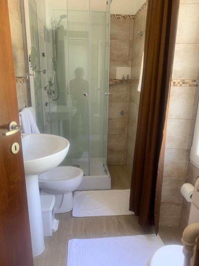 Albergo Al Lago Anfo Exterior foto