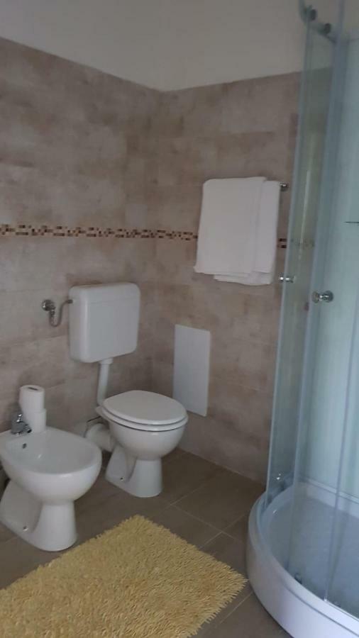 Albergo Al Lago Anfo Exterior foto